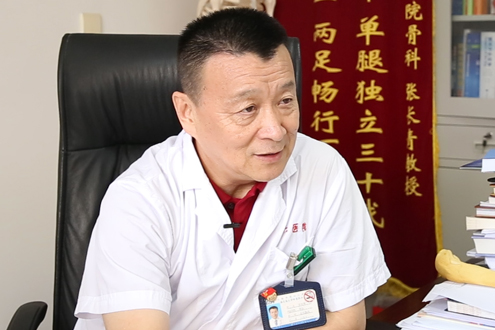 针对大医院出现人满为患的现 象，医院方面如何解决？