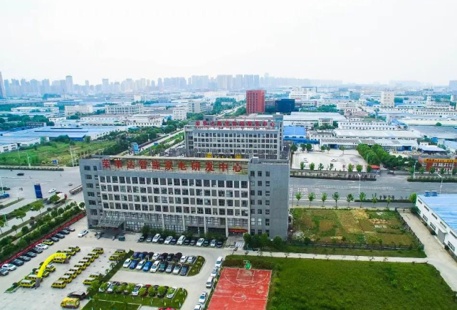 发展经济要像下围棋一样，而不是下象棋。象棋拱卒拱一步是一步，下围棋就是要有格局。