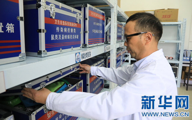 使用公筷公勺能阻断病毒细菌在餐桌上的传播