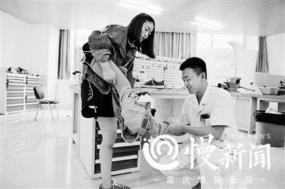 男子10年帮助400多伤员站起来：为自己感到骄傲